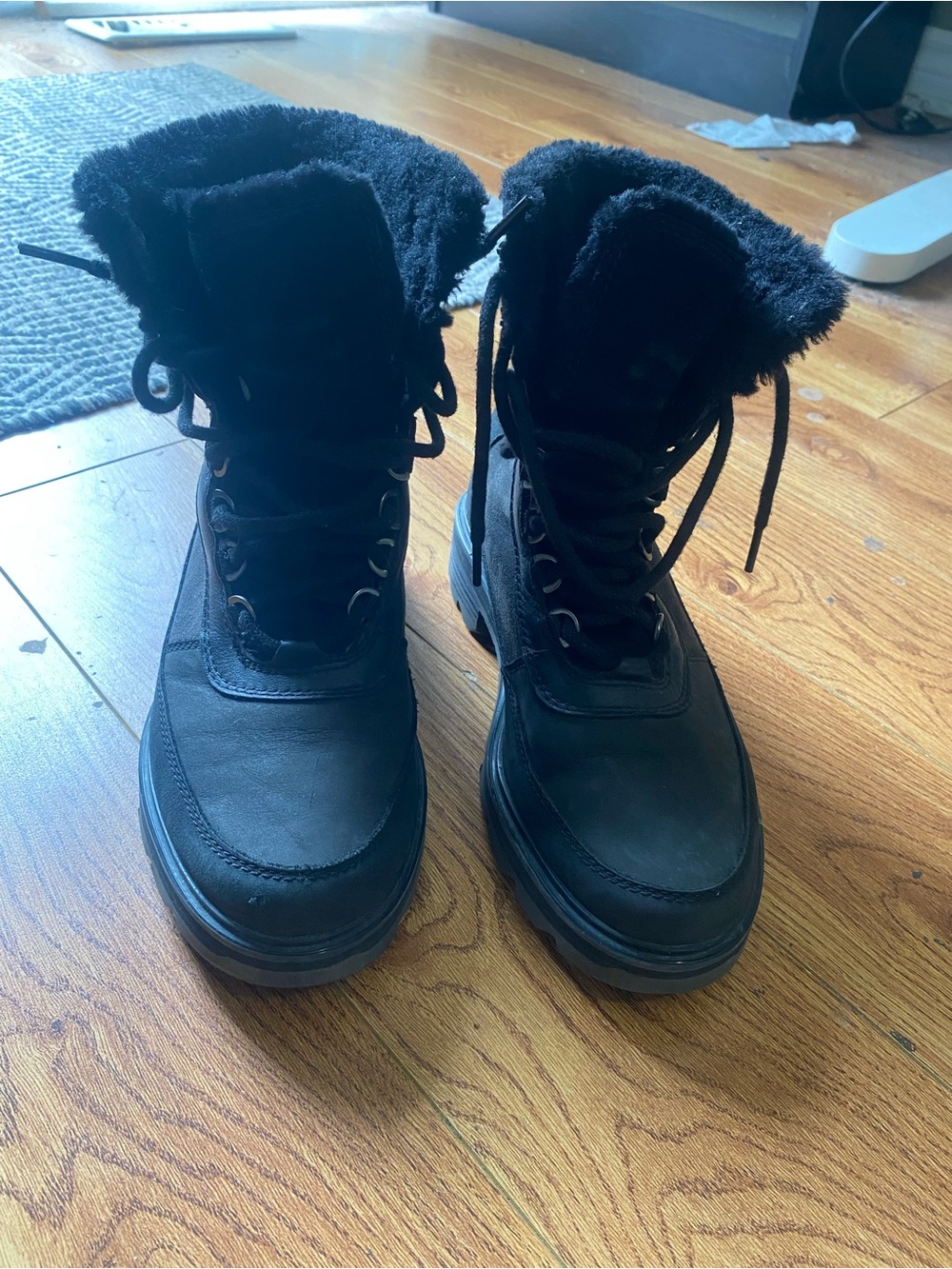 Sorel Black Lace-Up Fur-Trim Winter Boots 8